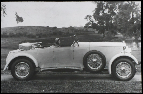 George Lanchester’s daughter Nancy in the driver’s seat of a 4-door Straight 8 Lanchester, 1930. 