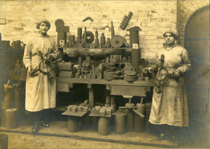 Photograph of women factory workers during WW1. Image copyright Institution of Mechanical Engineers.
